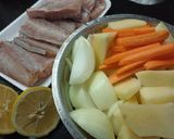 Foto del paso 1 de la receta: Aleta pez Raya con papas cebollas y zanahoria a la cacerola 😃😃