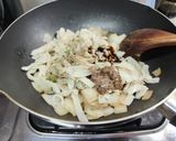 A picture of step 5 of Stir-Fried Meinong Rice Noodles (Easy Recipe).