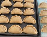 A picture of step 3 of Chicken Curry Puff.