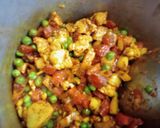 A picture of step 4 of Restaurant Style Paav Bhaaji in cooker.
