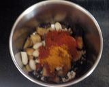 A picture of step 1 of Chicken kali mirch with chur chur naan.