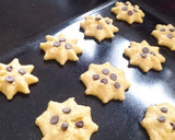 Foto del passaggio 10 della ricetta Biscotti di frolla montata