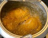 A picture of step 5 of German pork schnitzel.