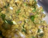 A picture of step 4 of Aloo paratha.