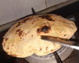 A picture of step 4 of मक्का आटा बेसन रोटी.
