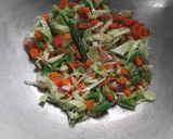 A picture of step 3 of Vegetable Maggi.