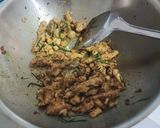 รูปขั้นตอนการทำที่ 5 ของ คั่วกลิ้งหมูชิ้นใส่เห็ด