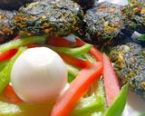 शेवग्याच्या पानांचे कटलेट (shevgyachya panache cutlet recipe in marathi) रेसिपी स्टेप 4 फोटो 