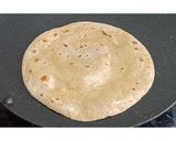 A picture of step 5 of Plain Paratha.