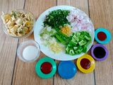 स्टर फ्राईड एग्ग्स विथ ओरिएन्टल वेज्जीस (Stir fried eggs with oriental veggies recipe in marathi)