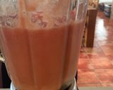 Foto del paso 3 de la receta: Crema fría de tomate y remolacha, queso tierno ahumado y olivada