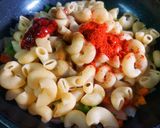 A picture of step 2 of Indo Chinese Macaroni.