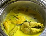 Gambar langkah 8 resipi Ikan Senangin Masak Lemak dengan Belimbing Buluh.