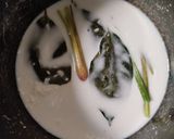 Foto langkah ke 1 dari resep Lemper Isi Ayam.