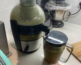 A picture of step 1 of Daily detox juice.