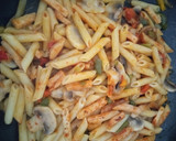 Foto del paso 2 de la receta: Salteado de macarrones, verdura y pollo
