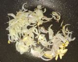 A picture of step 2 of Vegetable Noodles.