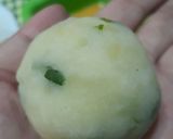 Foto langkah ke 2 dari resep Perkedel kentang isi telur.