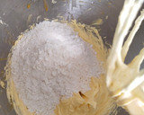 Foto langkah ke 4 dari resep Zebra Butter Cake.