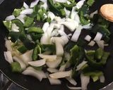 Foto del paso 1 de la receta: Rajas de chile poblano con huevo