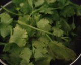 A picture of step 1 of Spring onion coriander mint chutney.