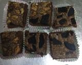 A picture of step 5 of Oreo and walnut brownies.