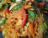Foto langkah ke 8 dari resep Bihun Goreng Pedas Manis.