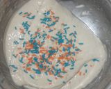 Foto langkah ke 4 dari resep Blue-Orange Sprinkles Sourdough Bread.