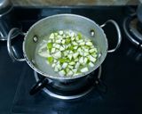 A picture of step 2 of Pears Halwa.