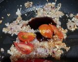 Foto langkah ke 2 dari resep Tumis Sawi Wortel Telur Sosis.