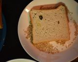 A picture of step 3 of Prawn toast.