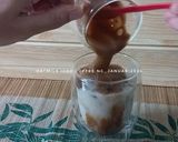 Foto langkah ke 5 dari resep Oatmilk Iced Coffee.