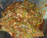 Foto langkah ke 3 dari resep Tumis pare pedas telur.