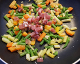 Foto del paso 2 de la receta: Arroz salteado al pimentón con verduras y jamón