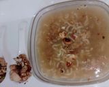 A picture of step 9 of Maggi soup with roasted nuts and chicken 😋😋😋😋.