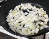 Foto del paso 3 de la receta: Crema de puerros y calabacín con crujiente de jamón