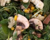 A picture of step 6 of Mixed Salad with Basil Olive Oil.