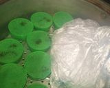 Foto langkah ke 5 dari resep Kue putu tepung beras (putu bambu).