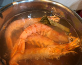 Foto del paso 1 de la receta: Cóctel de marisco en piña