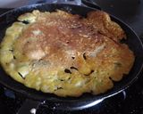 A picture of step 4 of Suji besan ka cheela.