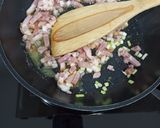 Foto del paso 2 de la receta Salteado de espárragos, ajos y bacon 🍽️