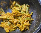 A picture of step 5 of Uchhe-Kumro Chenchhki Kasundi diye (Karela-Kumra dry with Kasundi).