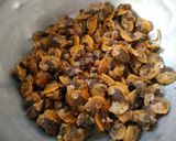 Foto langkah ke 1 dari resep Tumis kerang kupas.