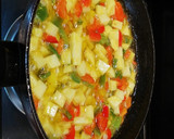 Foto del paso 2 de la receta: Tortilla de patatas con pimientos