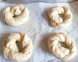Foto langkah ke 8 dari resep Turkish Acma Bread.