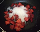 Foto langkah ke 2 dari resep Korean Strawberry Milk Late.