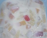 A picture of step 2 of Creamy fruits salad.