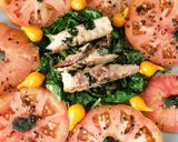 Foto del paso 7 de la receta: Ensalada de caballa,tomate, espinacas y vinagreta de espirulina
