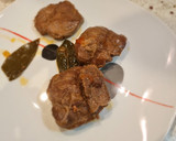 Foto del paso 6 de la receta: Carrilleras ibéricas a la manzanilla y salchichas frescas