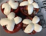 Une image de l'étape 9 de Tomates à l'oignon rouge, basilic et mozzarella.